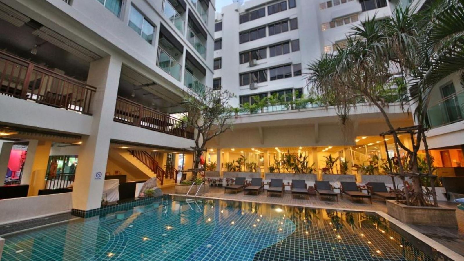 pools-outdoor-pool