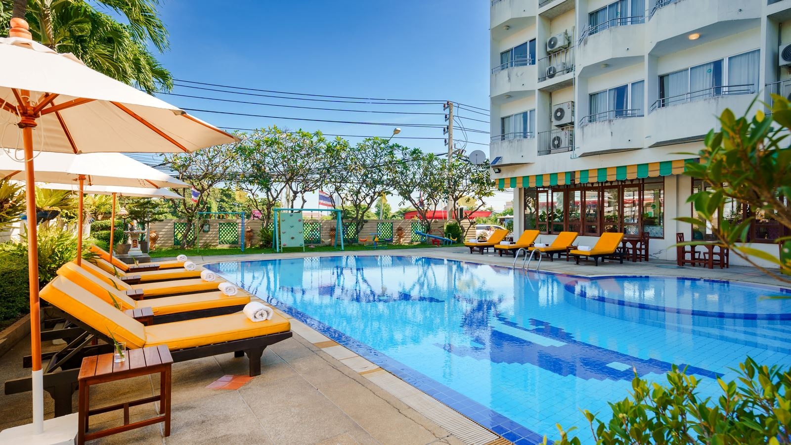 pools-outdoor-pool