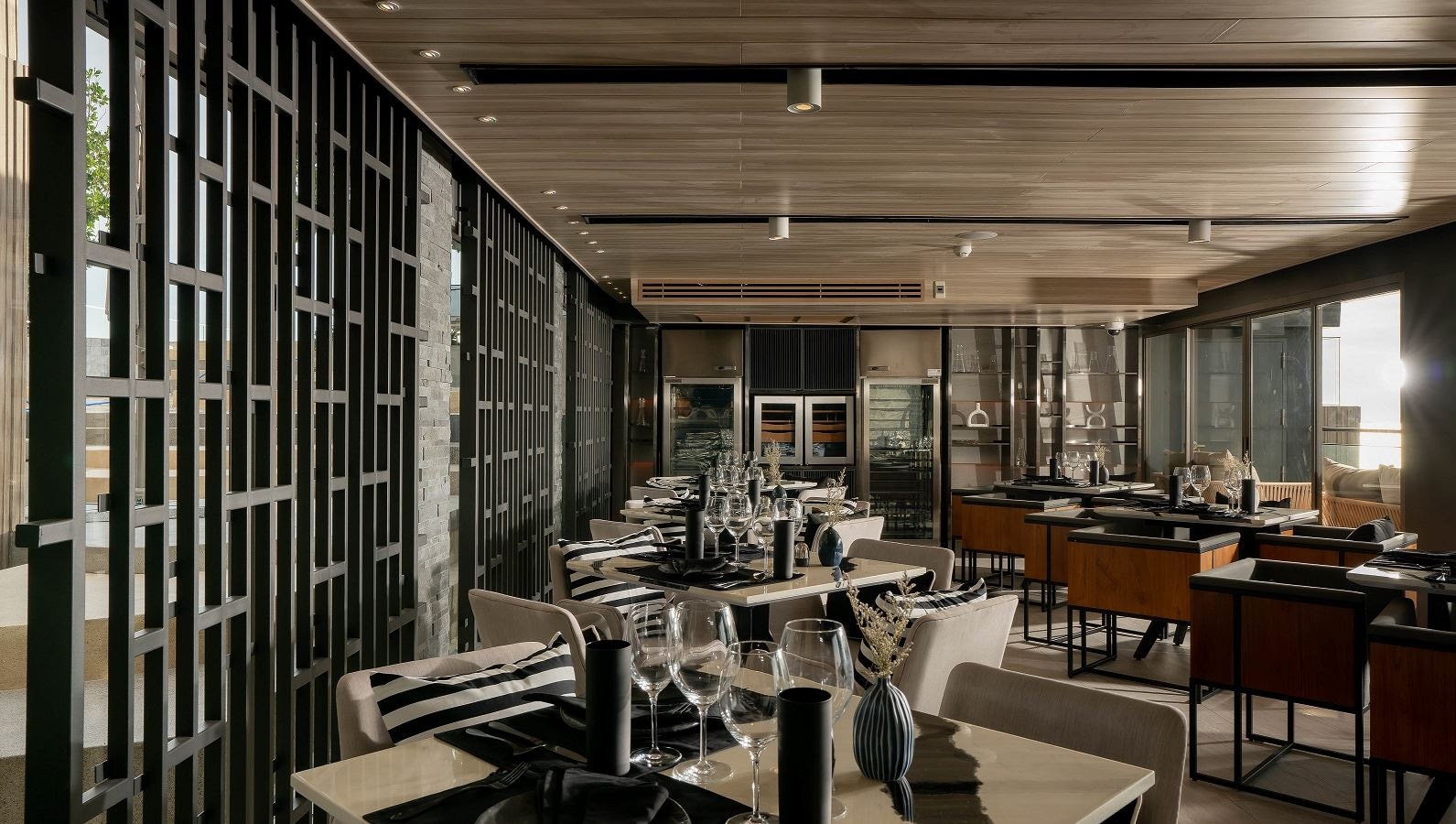 restaurants-lunar