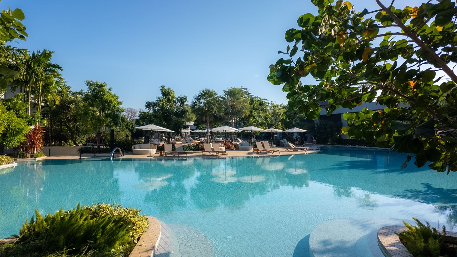 pools-outdoor-pool