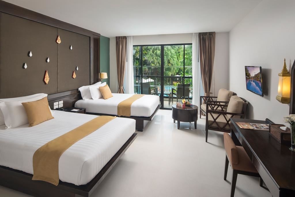 rooms-deluxe-pool-view