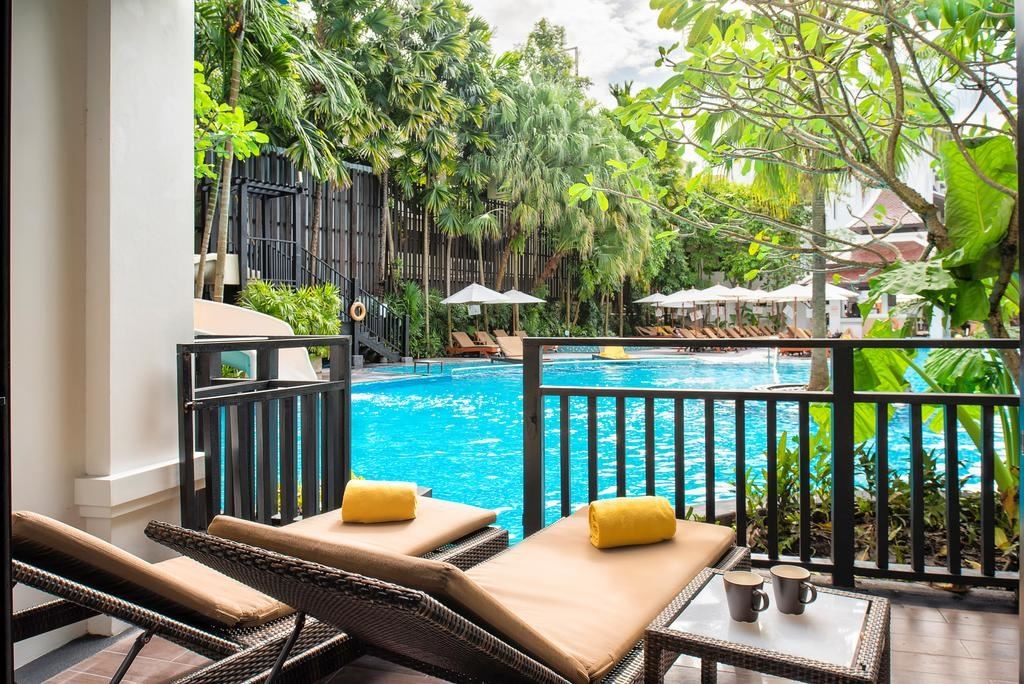 rooms-deluxe-pool-access