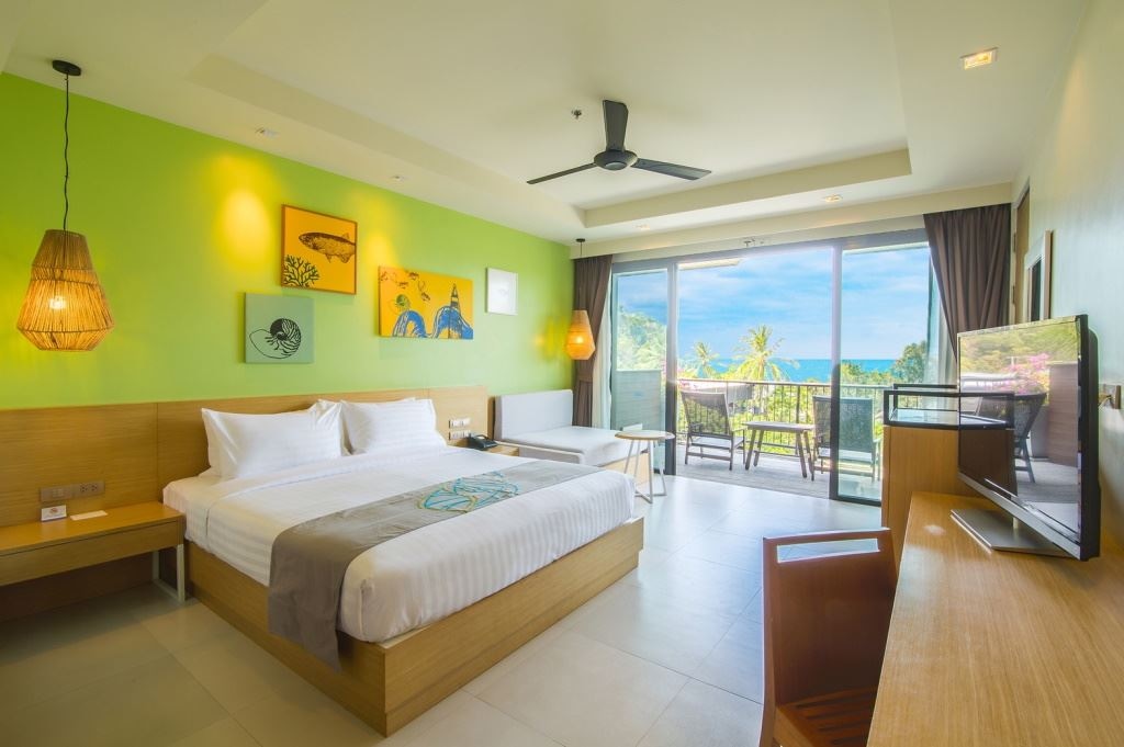 rooms-family-pool-view-room
