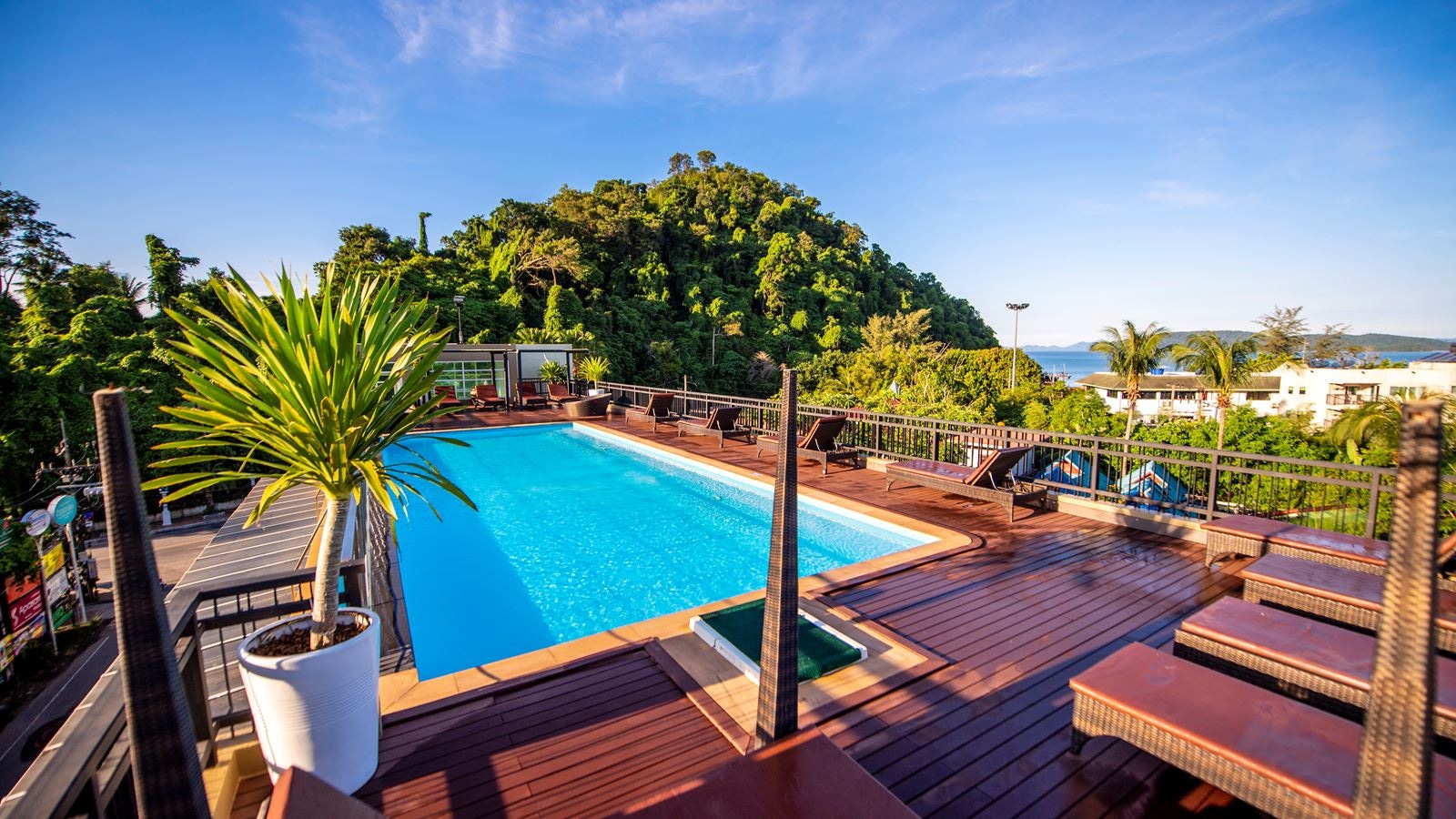 pools-outdoor-pool