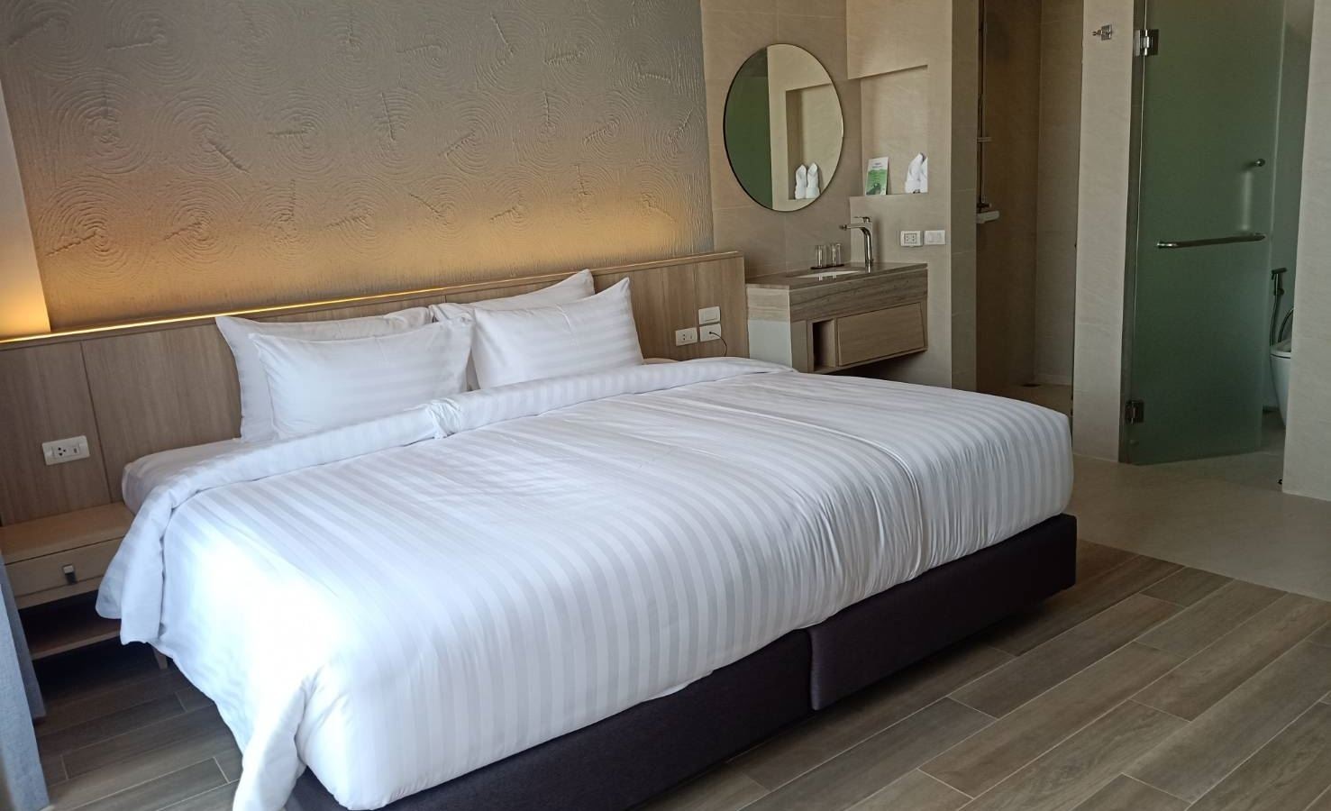 rooms-studio-room