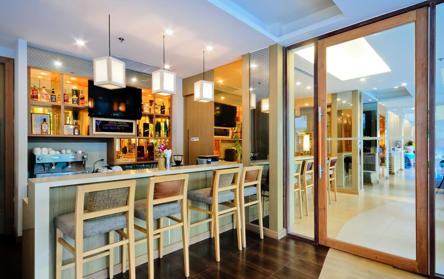 bars-bar-lounge