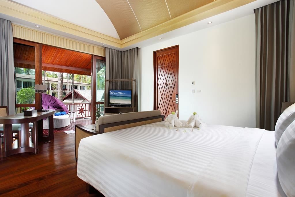 rooms-water-pool-villa