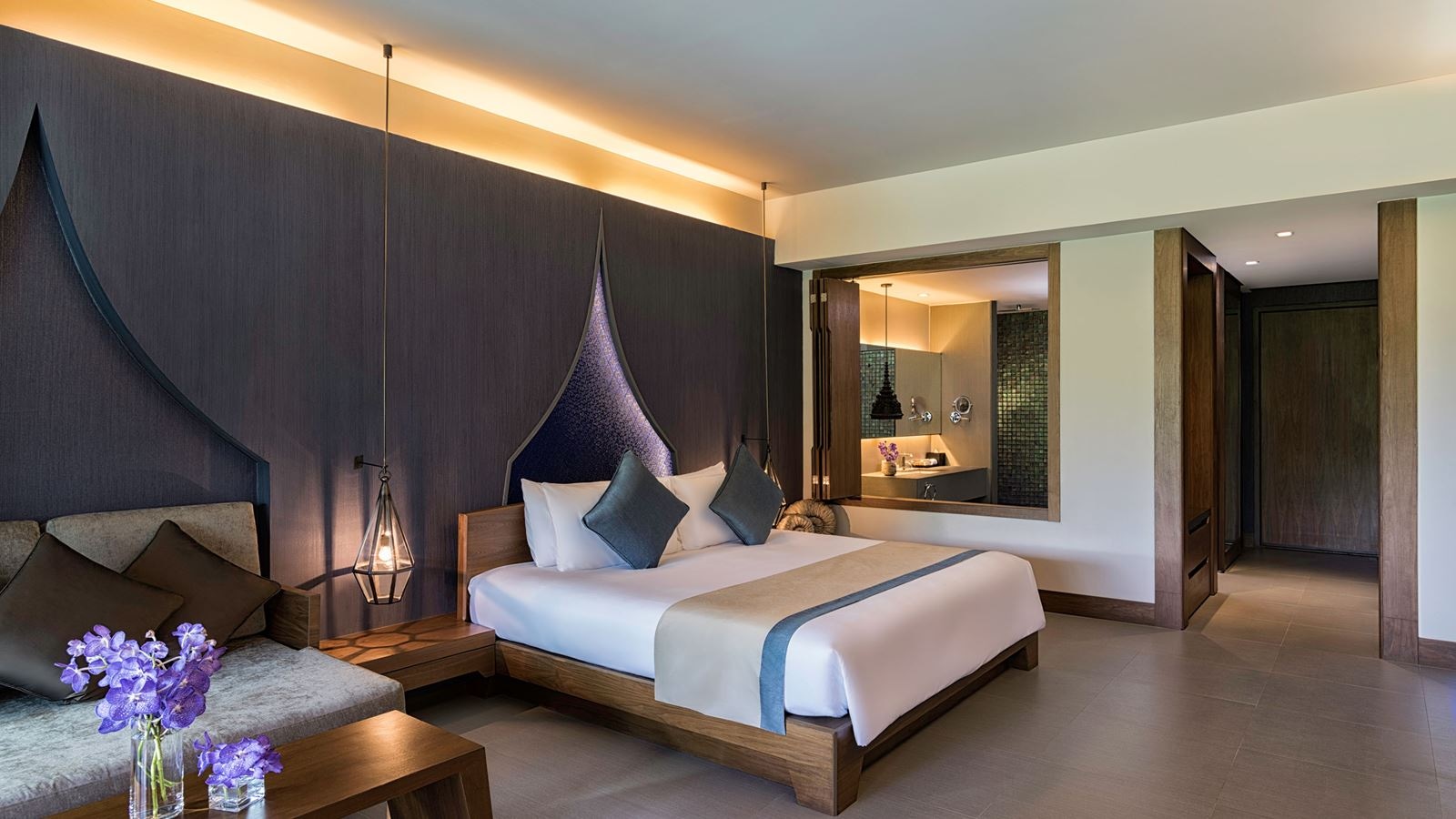 rooms-deluxe-room-pool-view-1-king-bed--1-sofa-bed