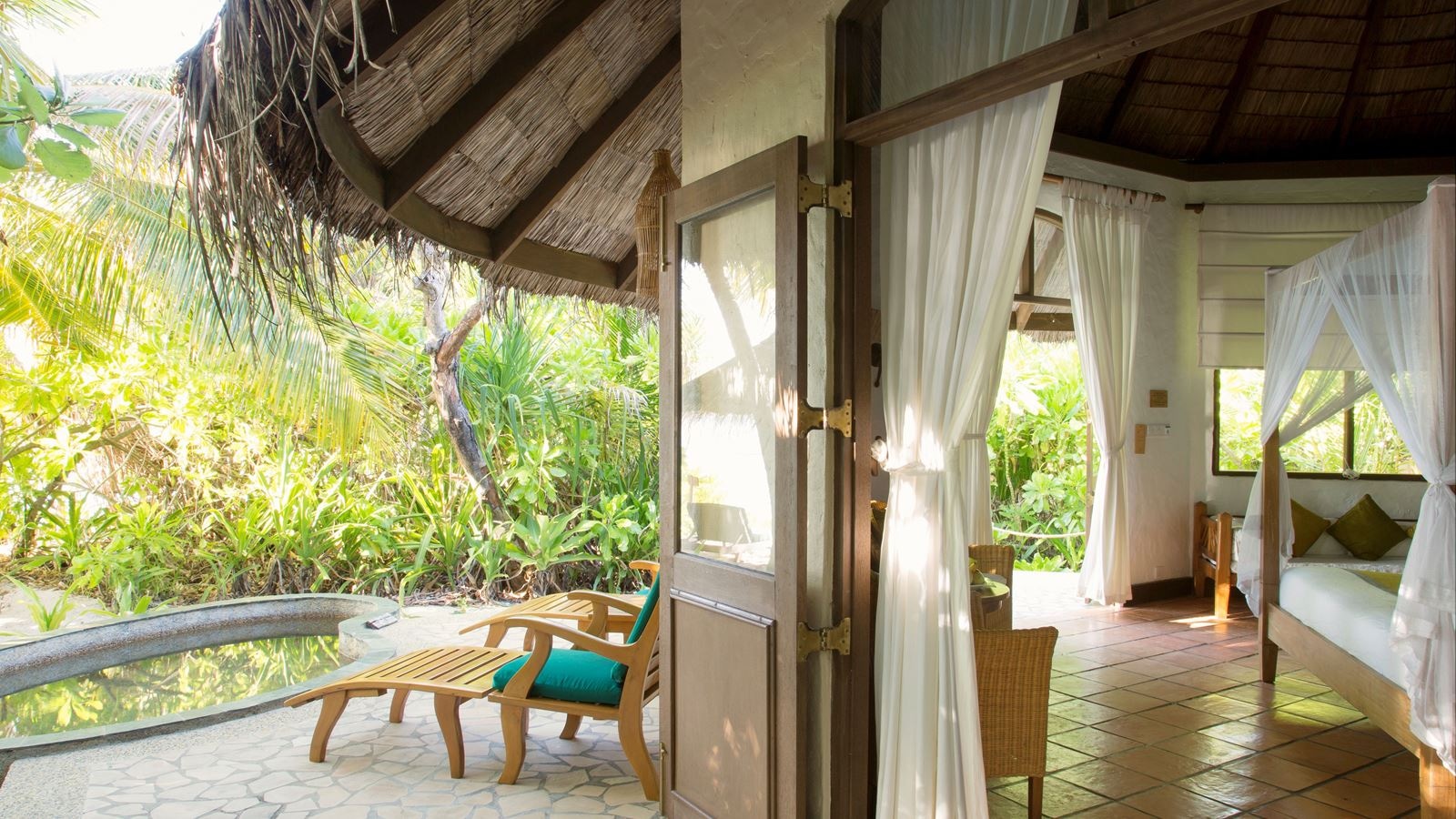 rooms-deluxe-villa