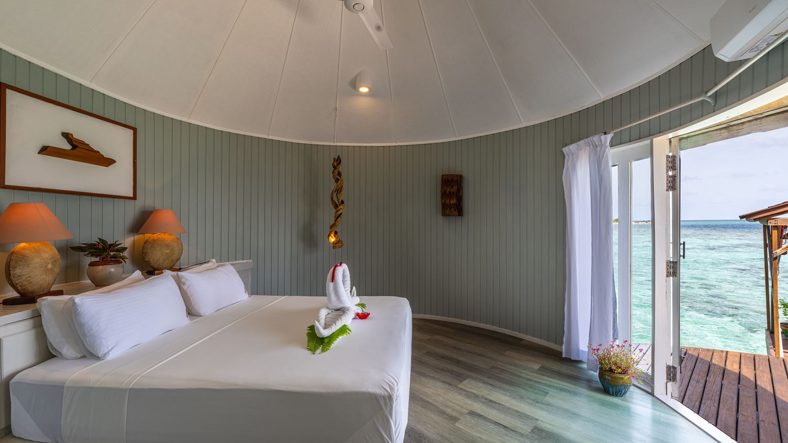 rooms-water-villa