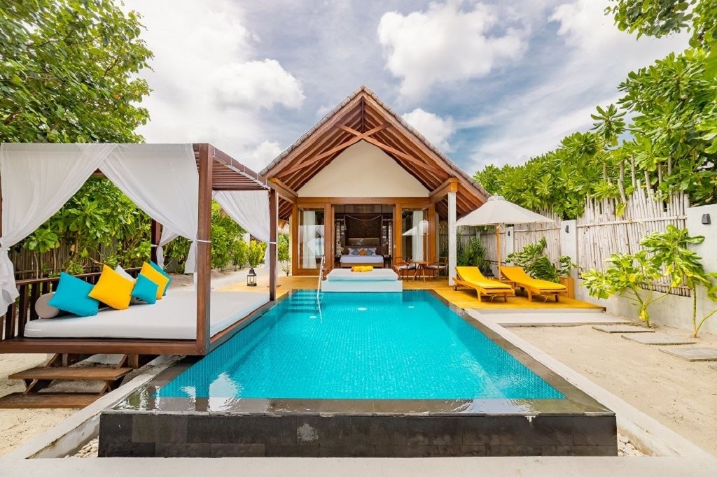 rooms-beach-pool-villa