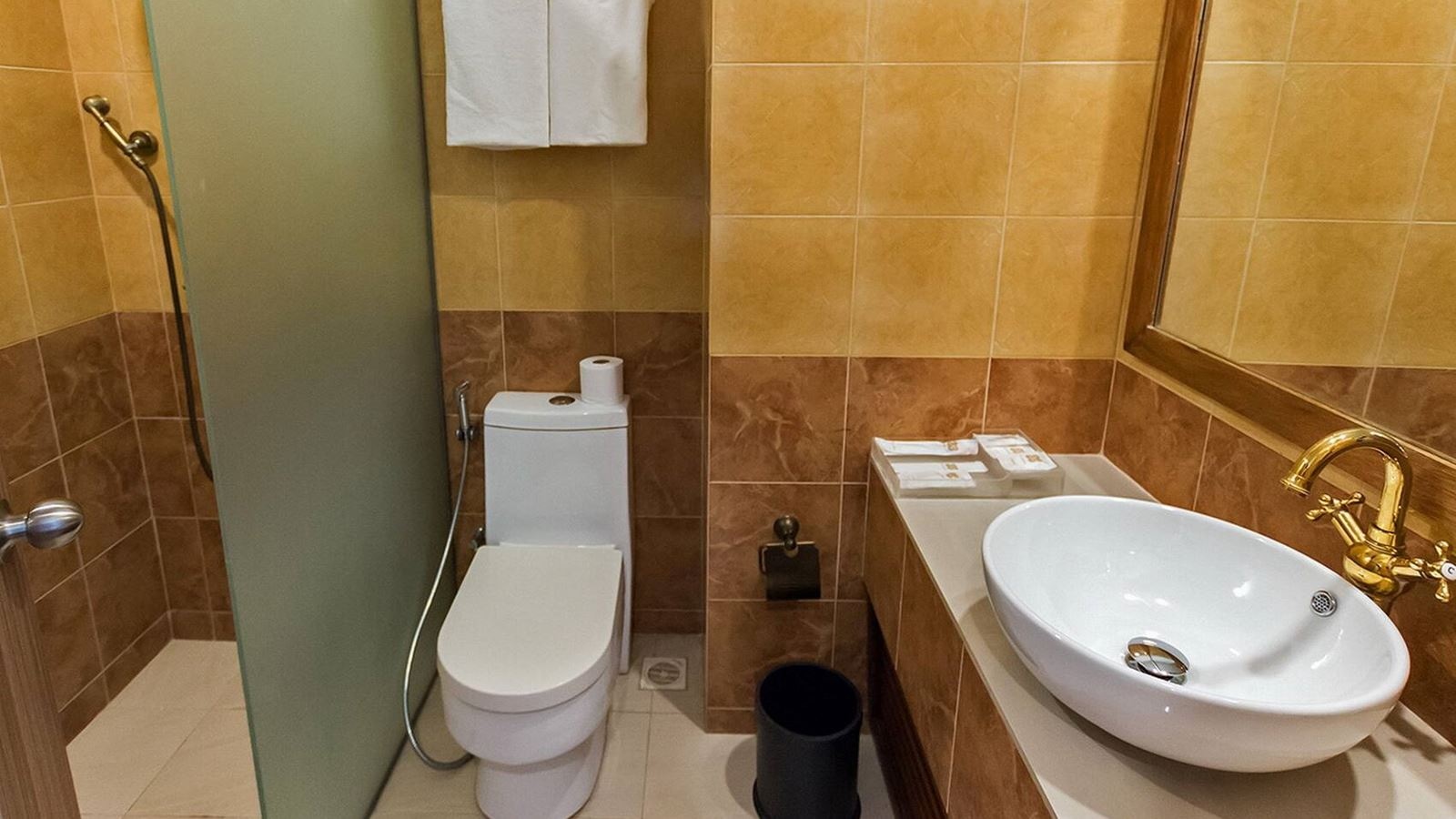 rooms-deluxe-room