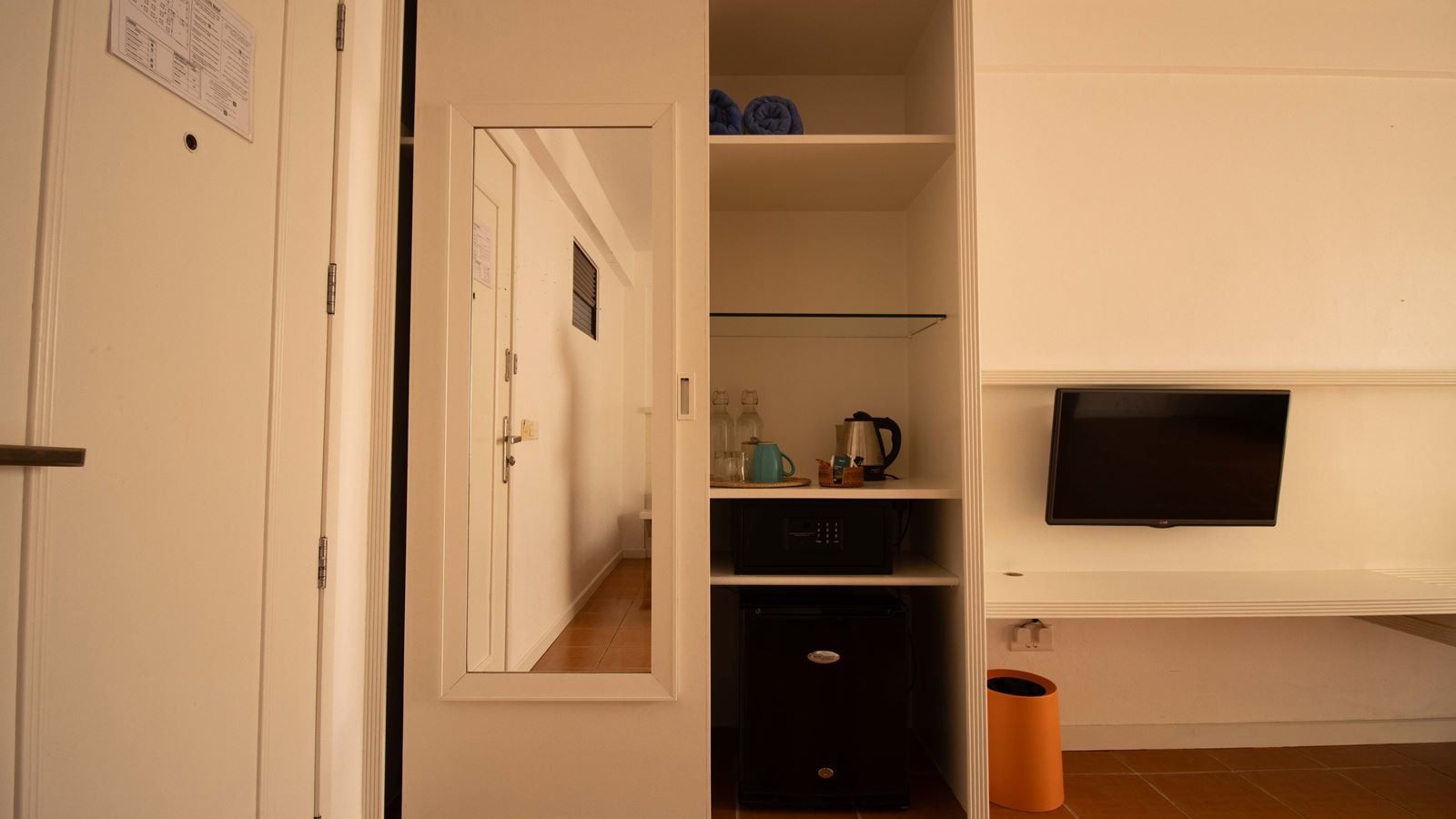 rooms-deluxe-room
