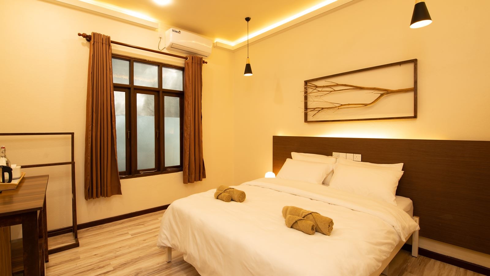 rooms-deluxe-room