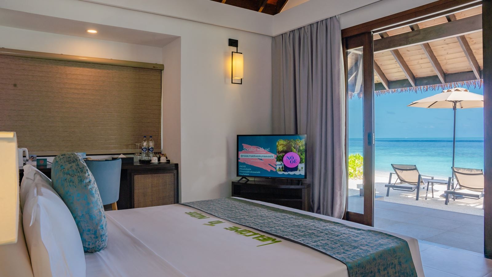 rooms-1-bedroom-beach-villa