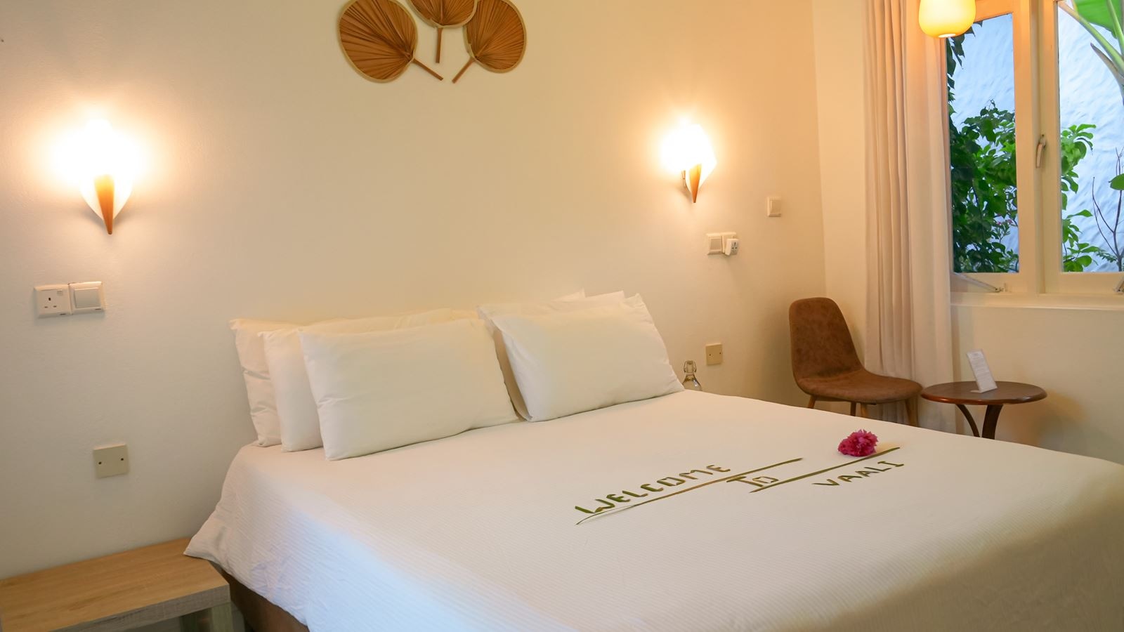 rooms-deluxe-room