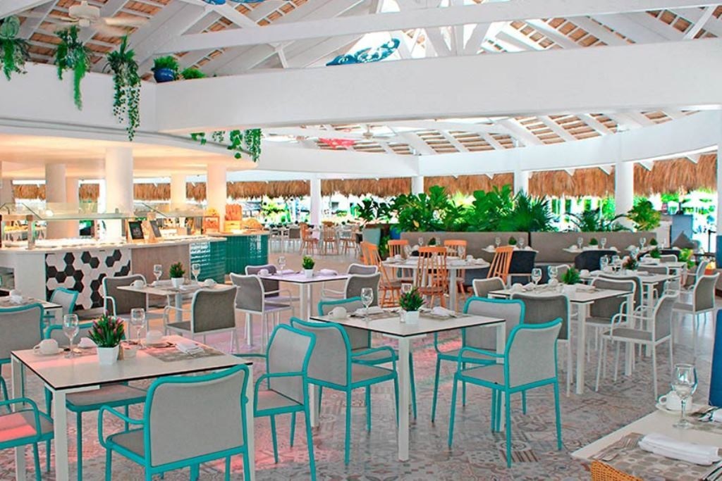 restaurants-la-palapa-bbq--near-the-beach-and-pool