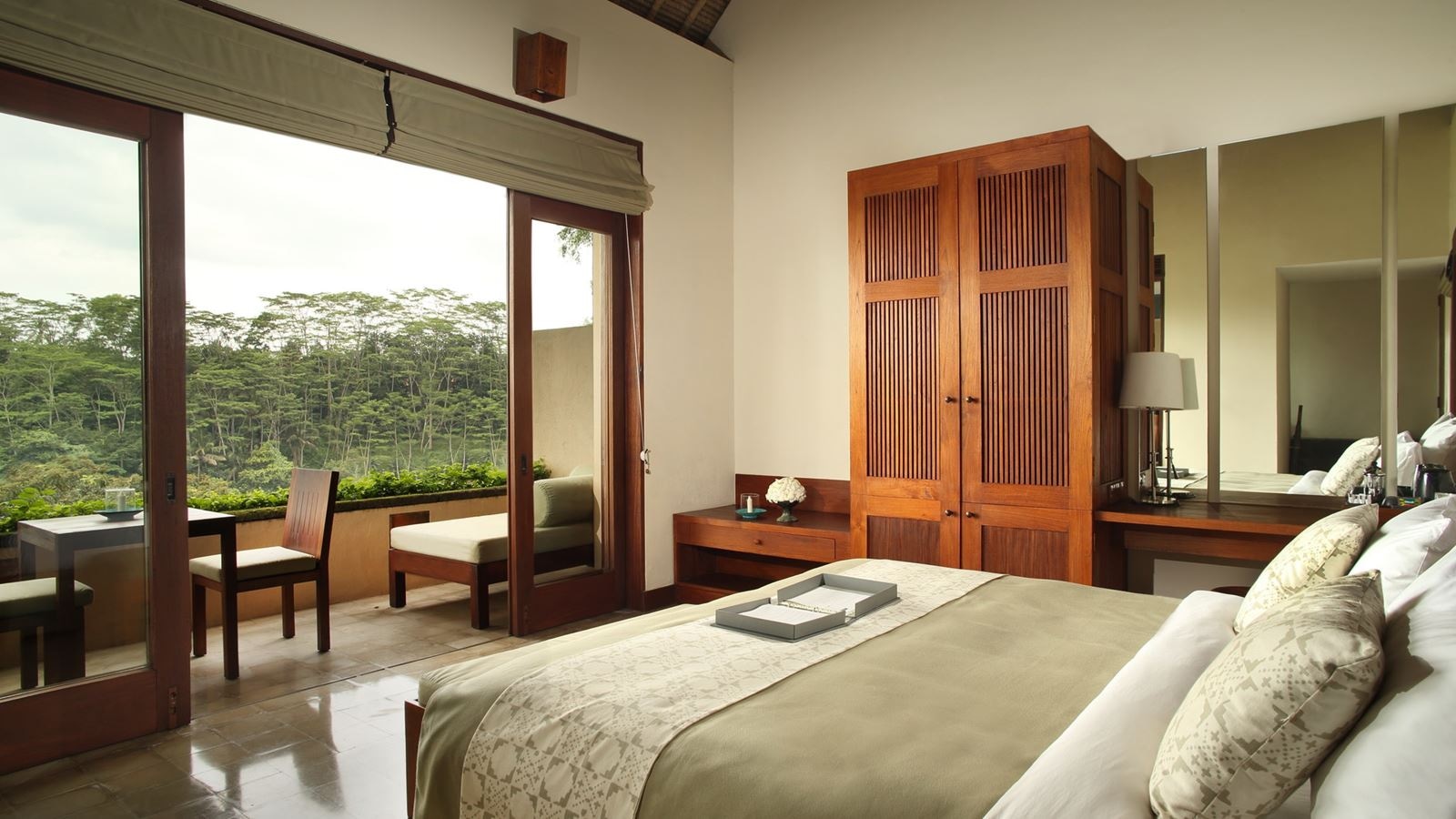 rooms-superior-room