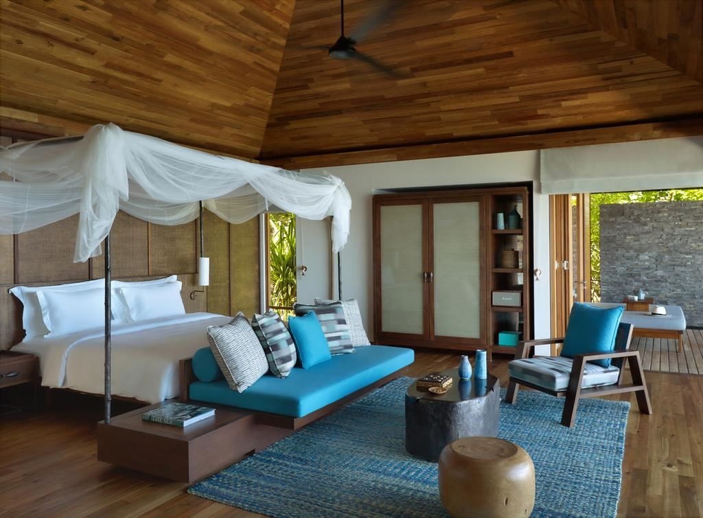 rooms-oceanfront-pool-villa