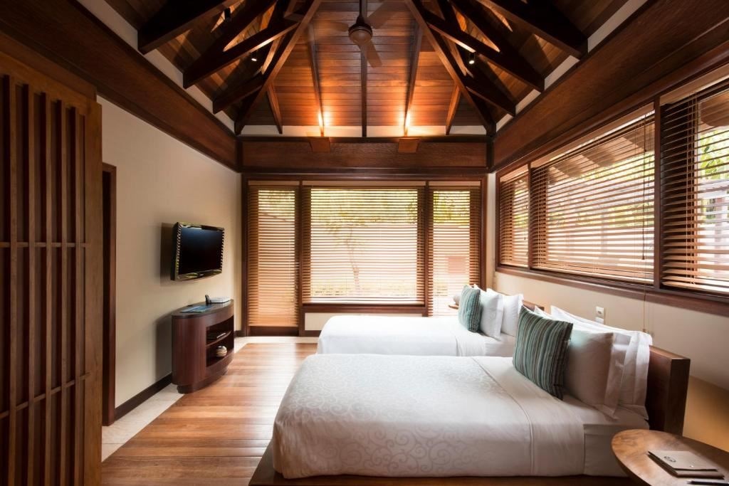 rooms-2-broom-family-villa