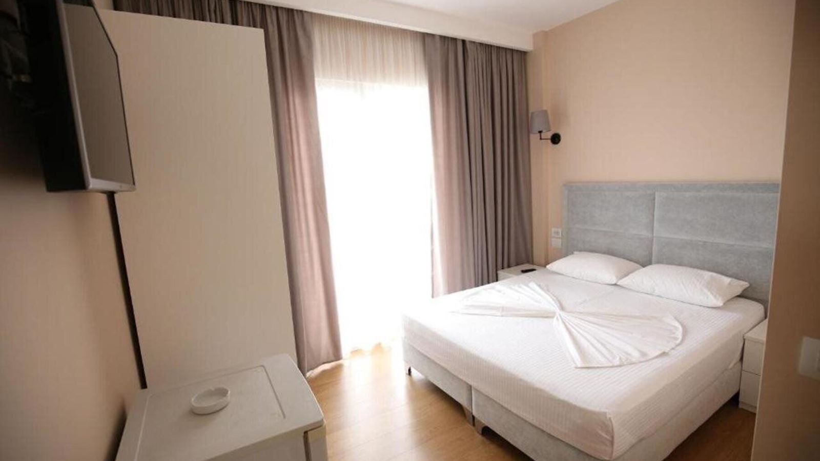 rooms-singleuse-room-balcony