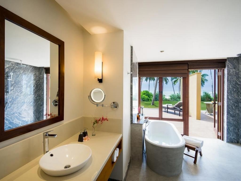 rooms-beach-pool-villa