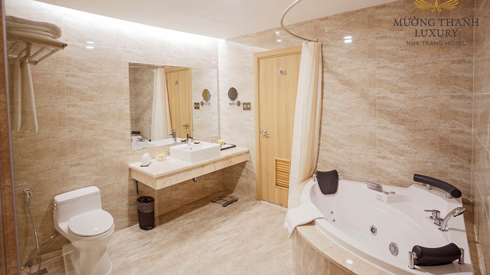 rooms-executive-suite-ocean-view