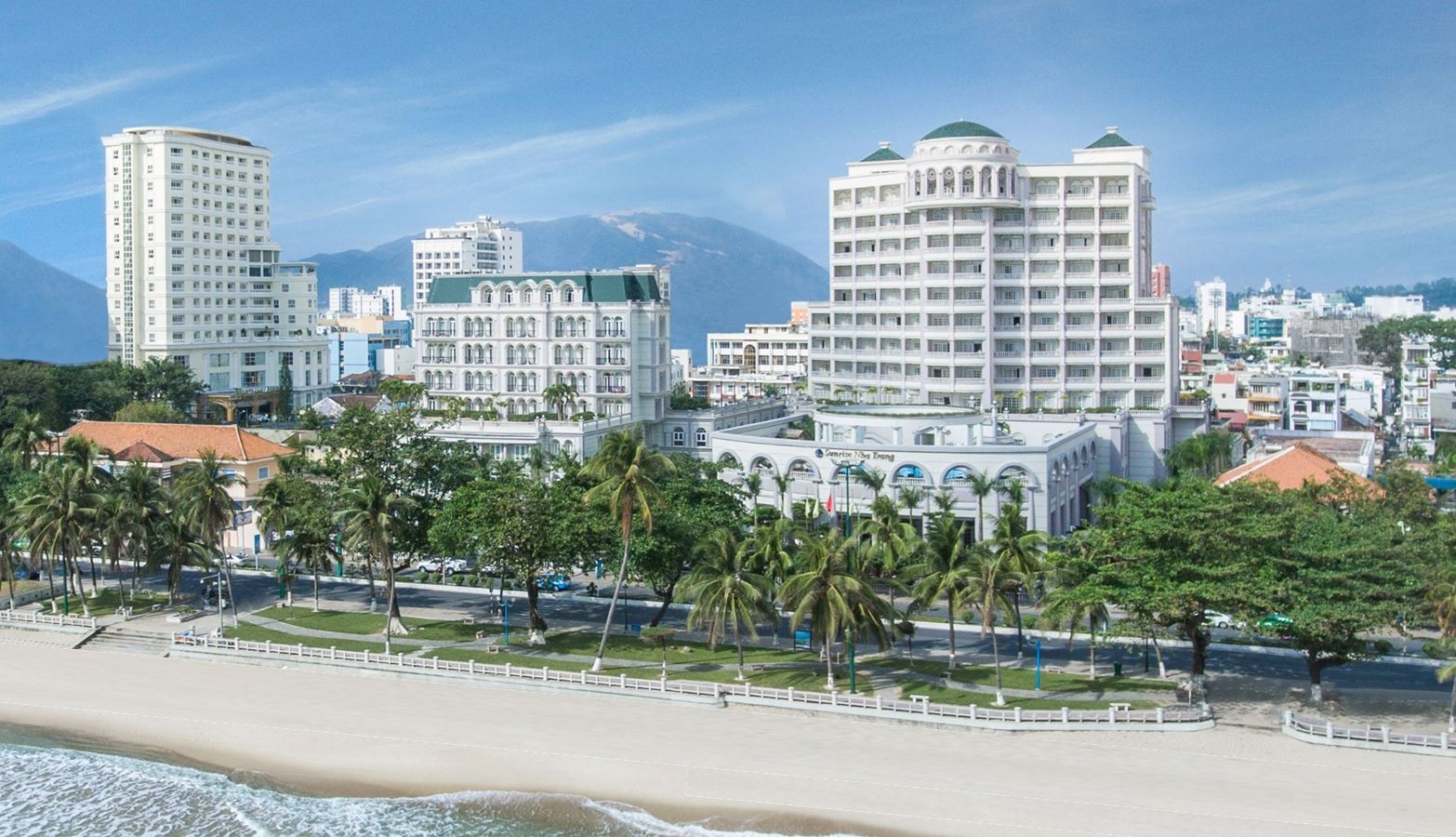 rooms-premium-deluxe-with-balcony