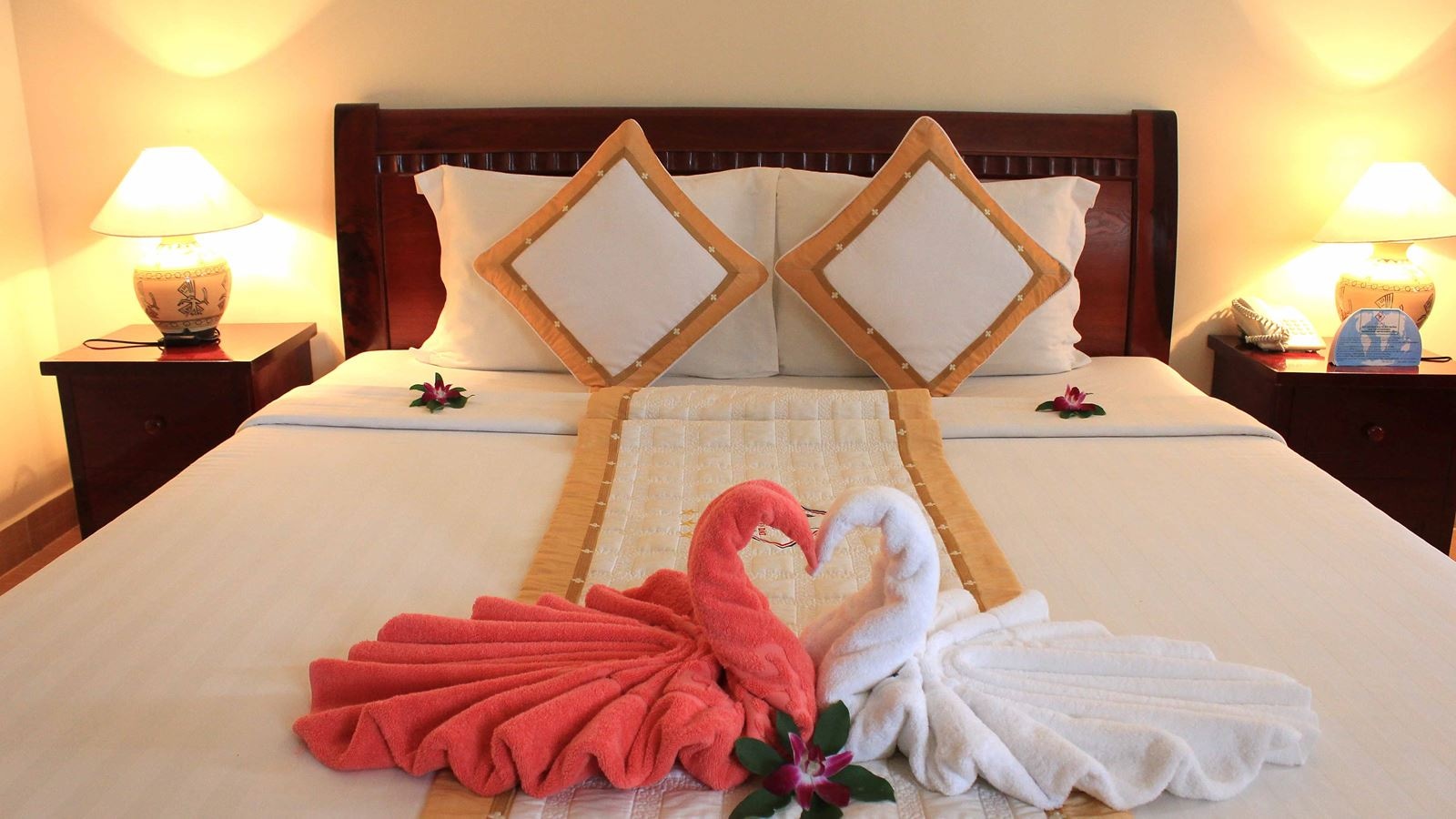 rooms-room-deluxe-beach-front-nonsmoking-at-sea-side-with-balcony-child-without-extra-bed