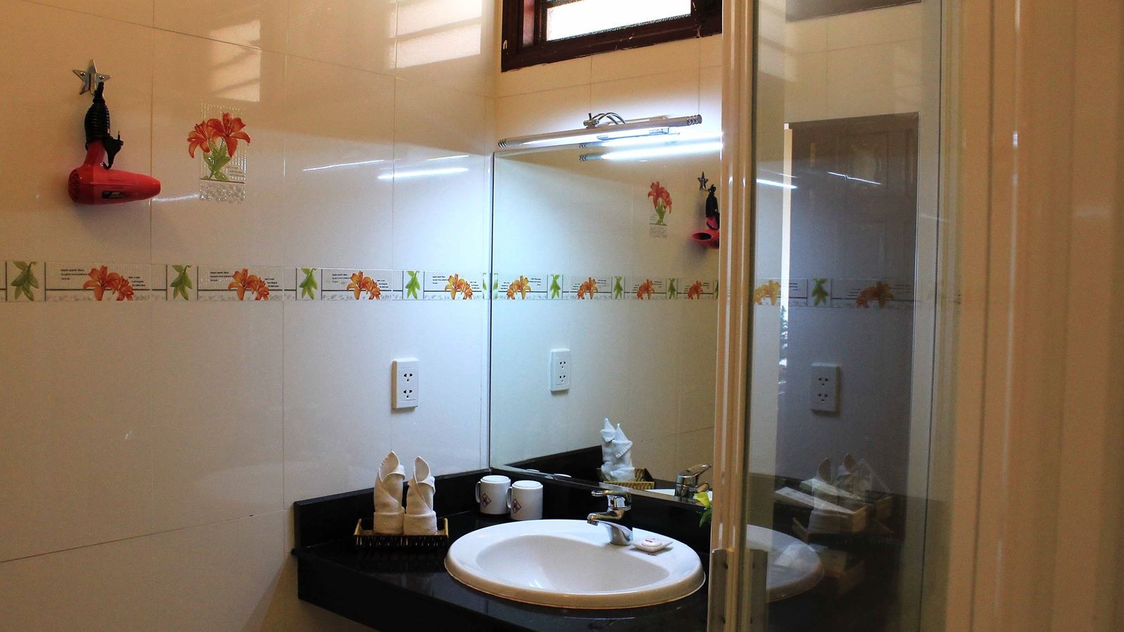 rooms-room-deluxe-beach-front-nonsmoking-at-sea-side-with-balcony