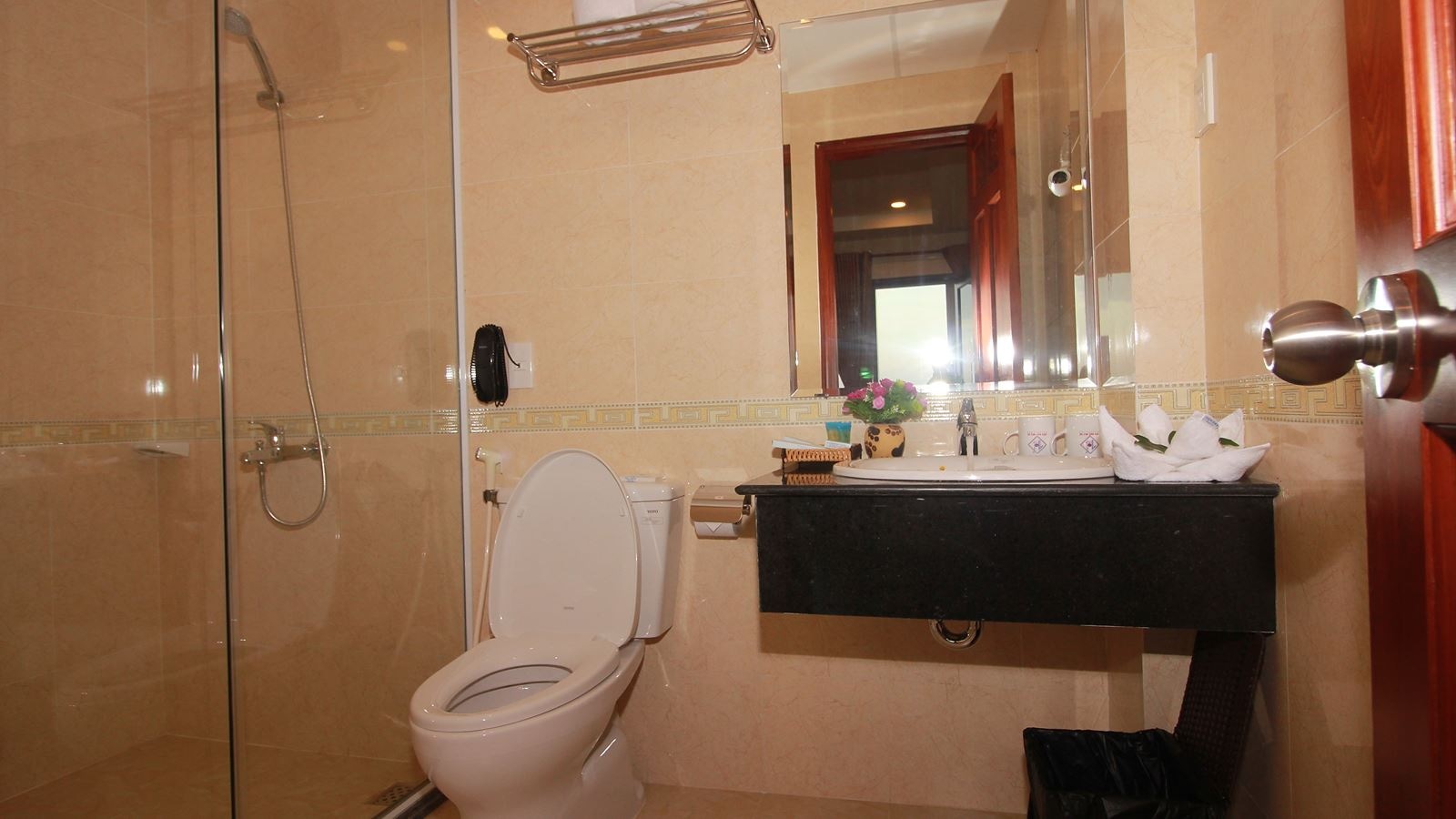 rooms-room-deluxe-beach-front-nonsmoking-at-sea-side-with-balcony