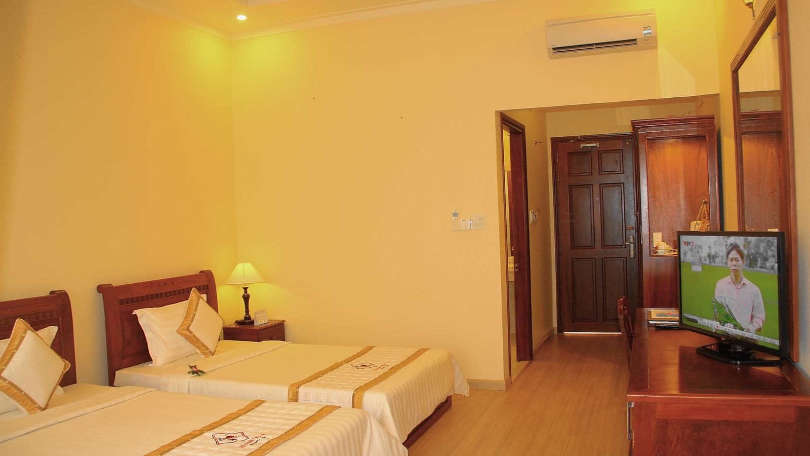 rooms-room-beach-front-senior-at-sea-side-with-balcony-child-without-extra-bed