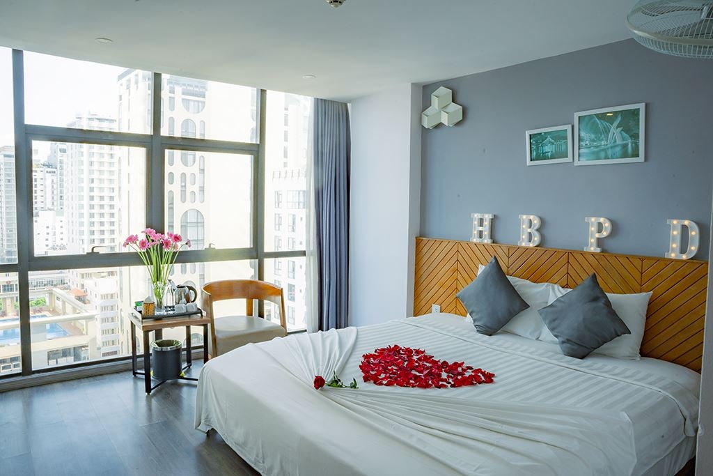 rooms-deluxe-partial-seaview