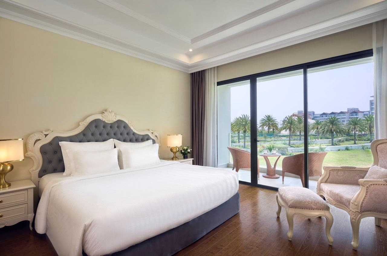 rooms-superior-city-view-with-balcony-child-without-extra-bed