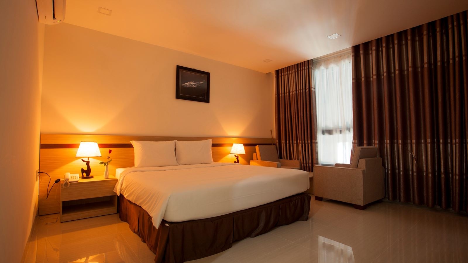 rooms-deluxe-room