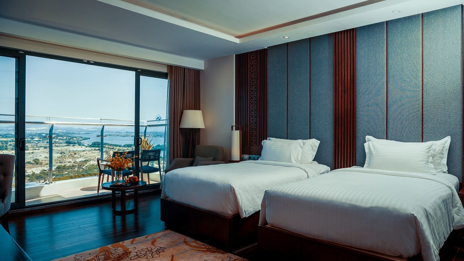 rooms-deluxe-sky-with-balcony