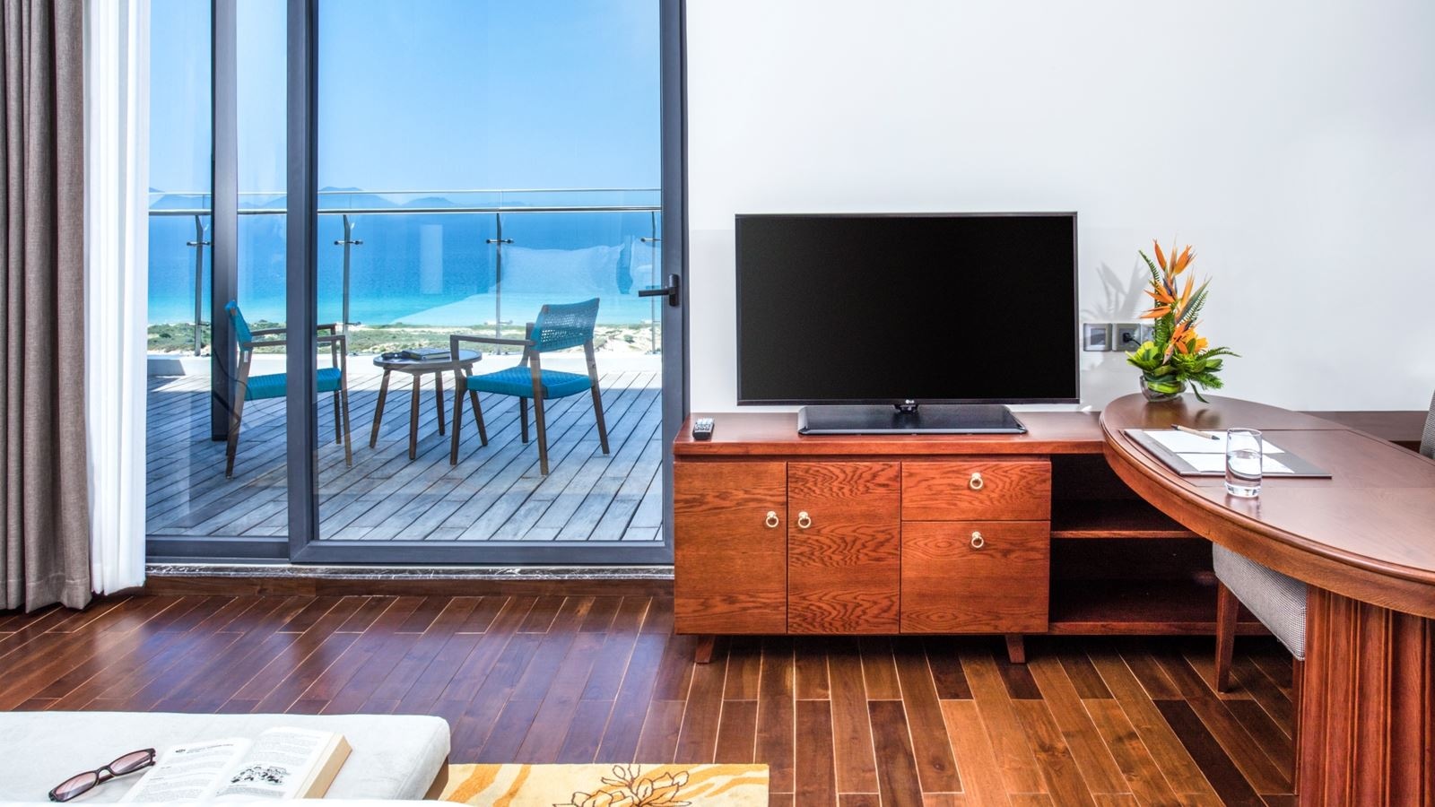 rooms-deluxe-terrace-ocean-view