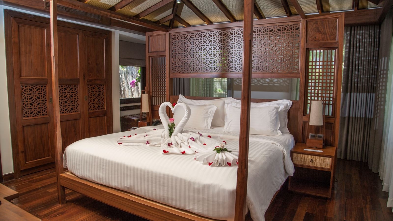 rooms-1bedroom-garden-villa