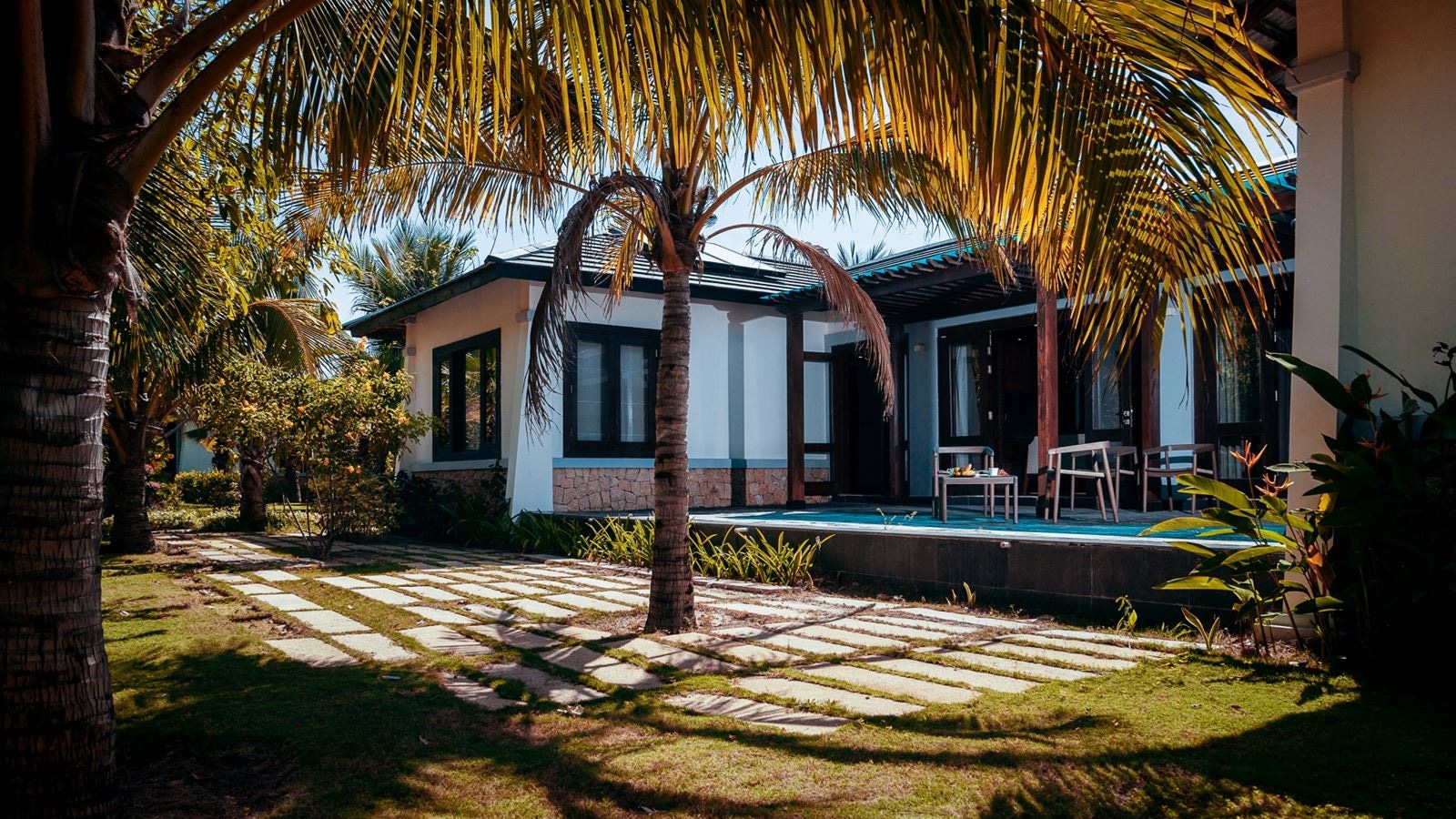 rooms-3bedroom-garden-villa