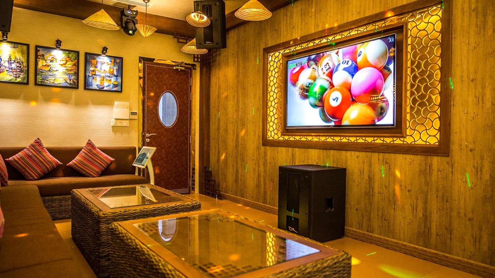 bars-jukebox-karaoke-bar