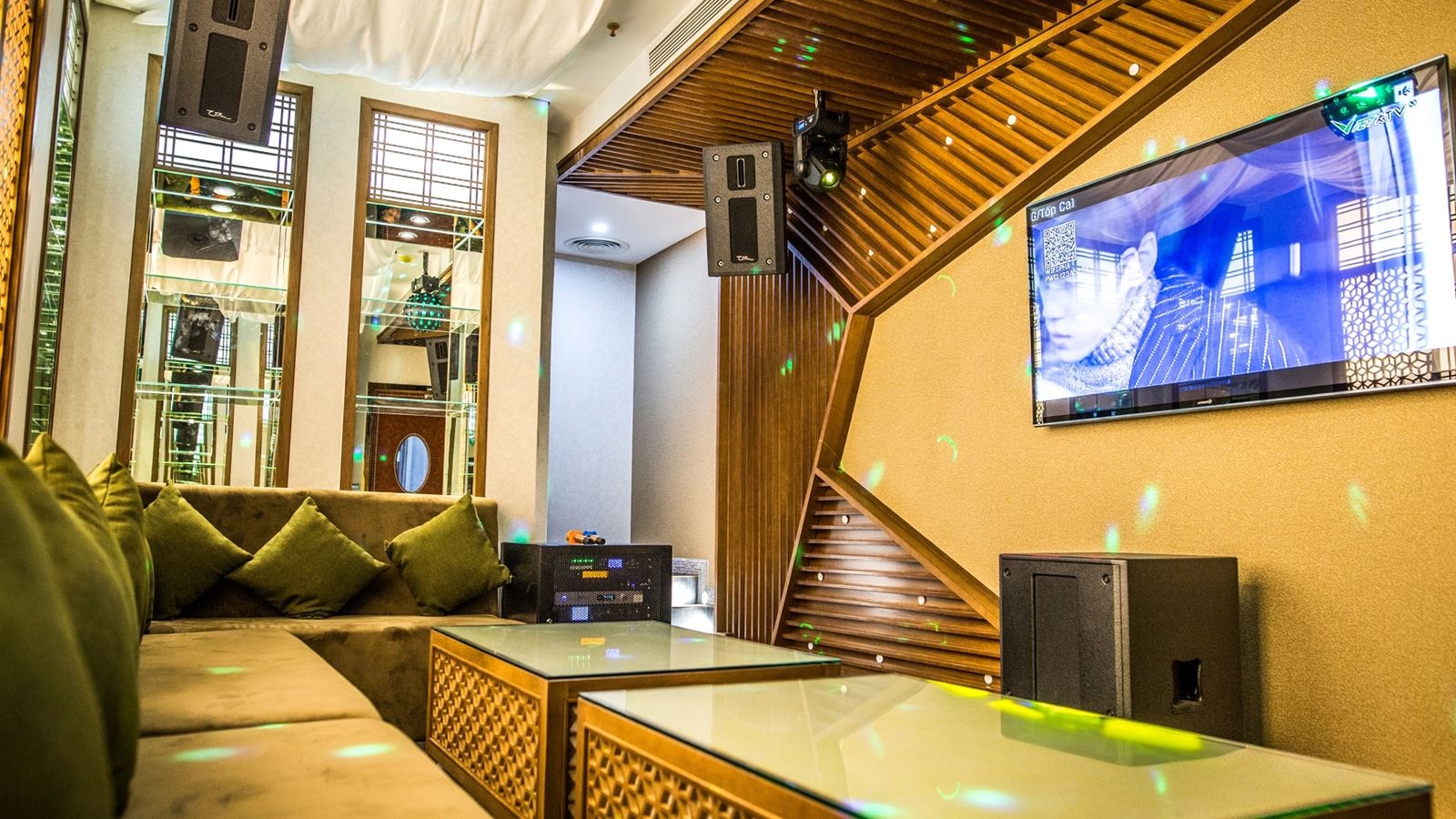 bars-jukebox-karaoke-bar