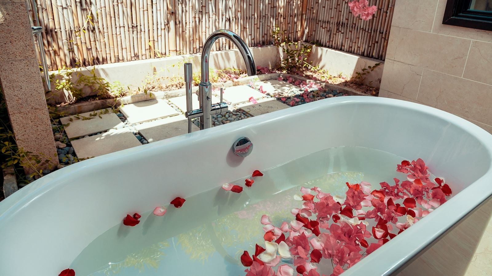 rooms-1bedroom-pool-villa-child-without-extra-bed