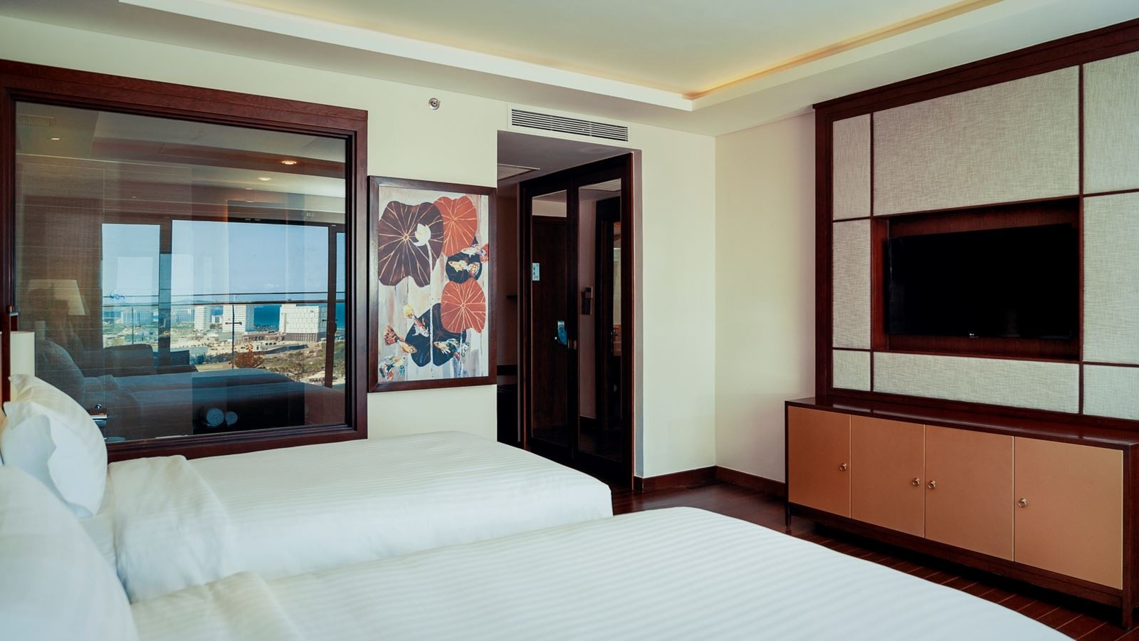 rooms-deluxe-with-balcony-child-without-extra-bed