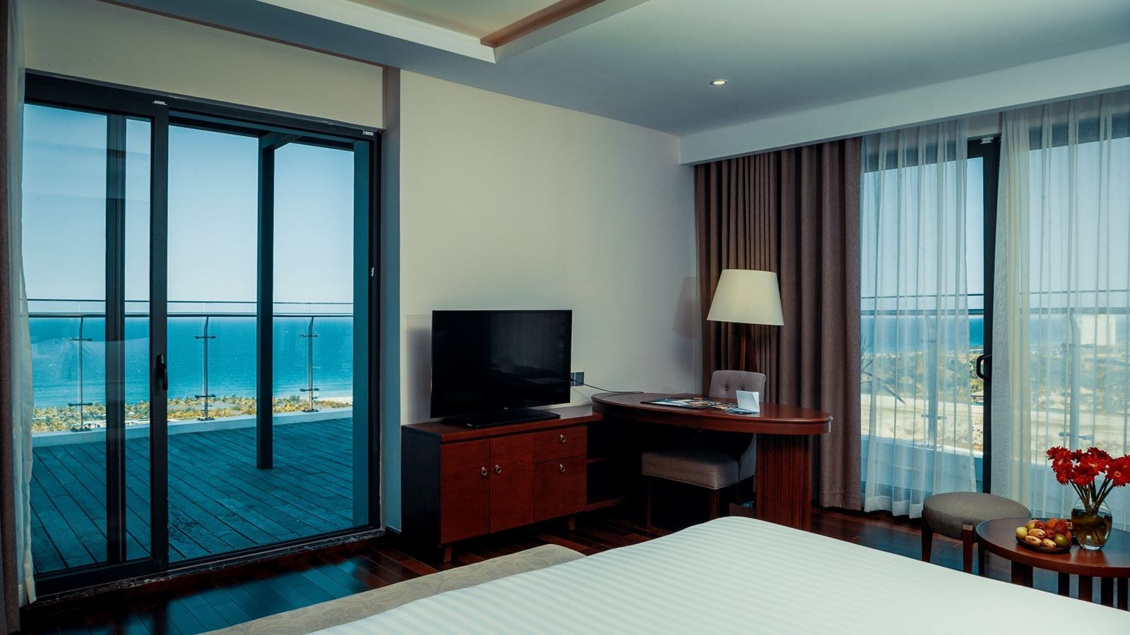 rooms-deluxe-terrace-ocean-view-child-without-extra-bed