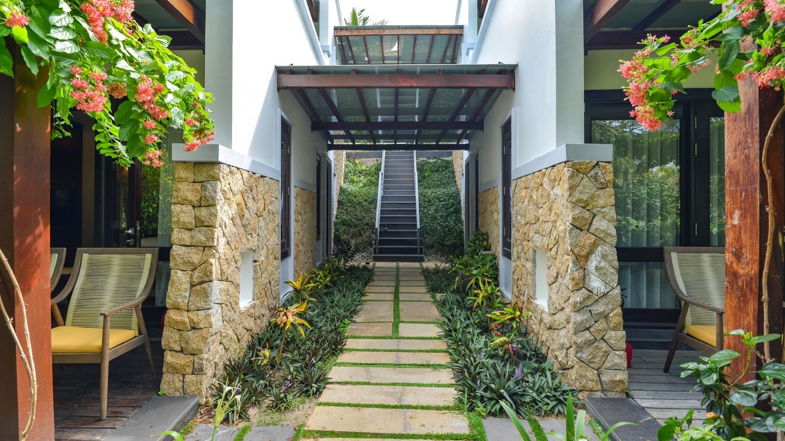 rooms-premium-with-balcony