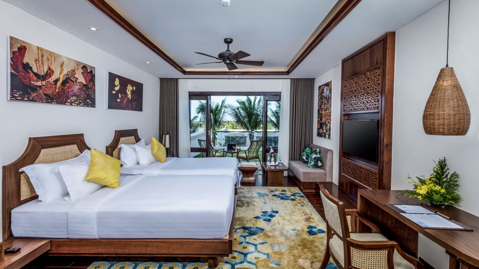 rooms-premium-with-balcony