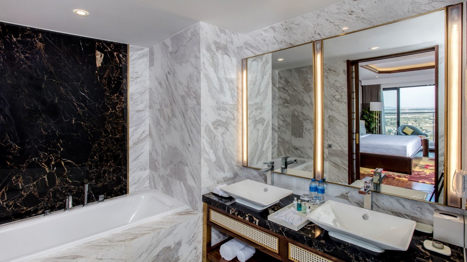 rooms-sky-suite-with-balcony-child-without-extra-bed