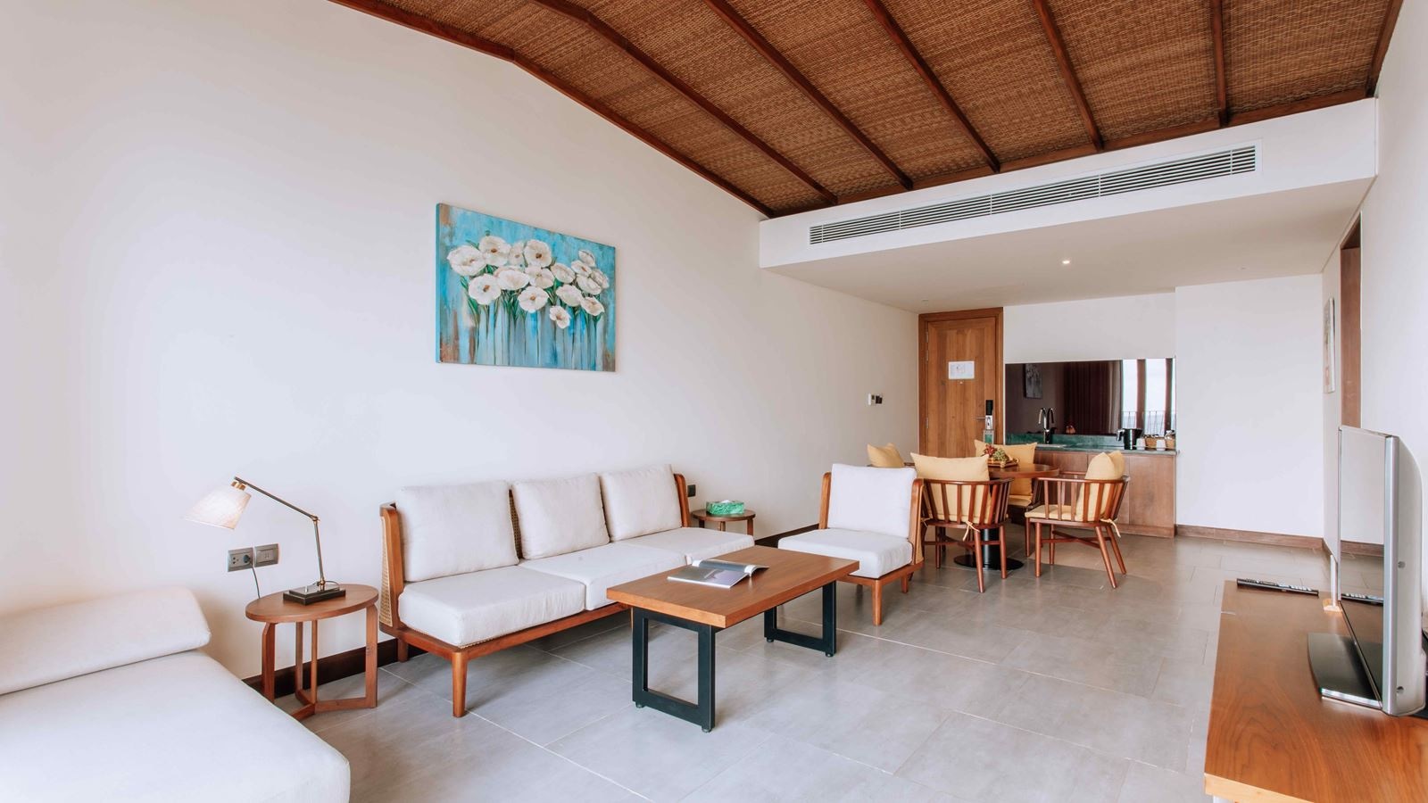 rooms-executive-suite-with-balcony