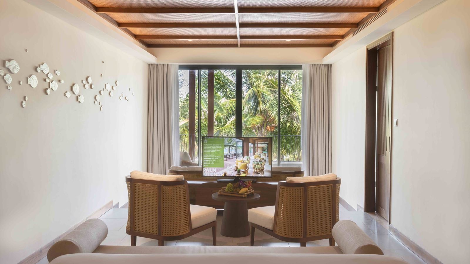 rooms-junior-suite-with-balcony