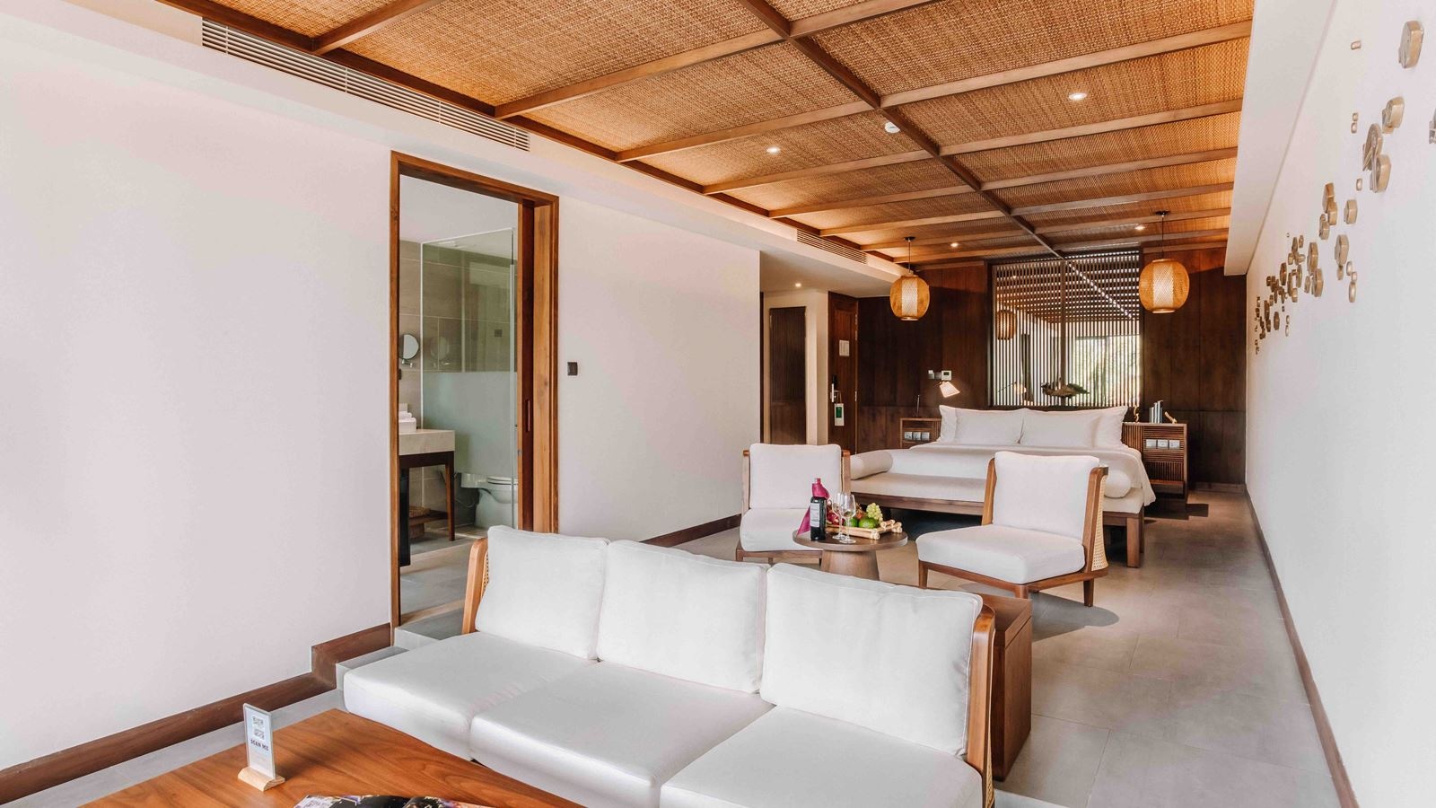 rooms-junior-suite-with-balcony